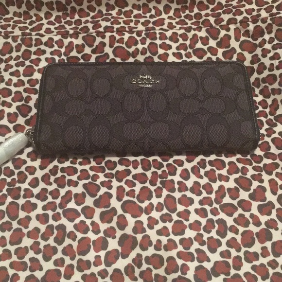 Coach Handbags - Coach wallet